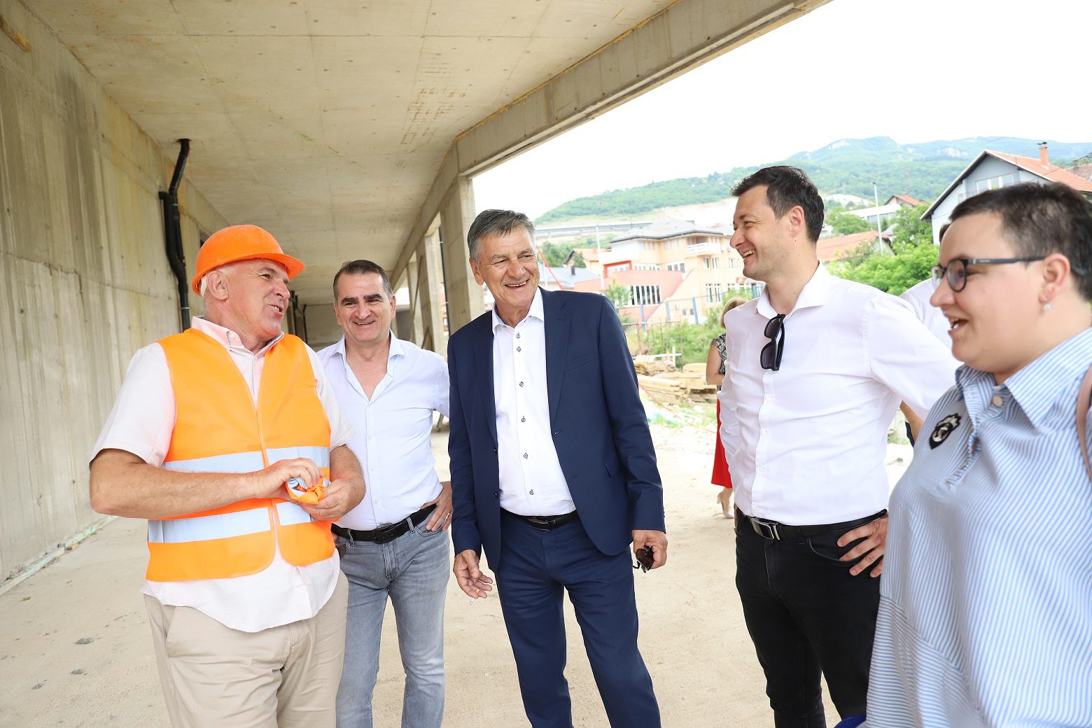Naslovna slika