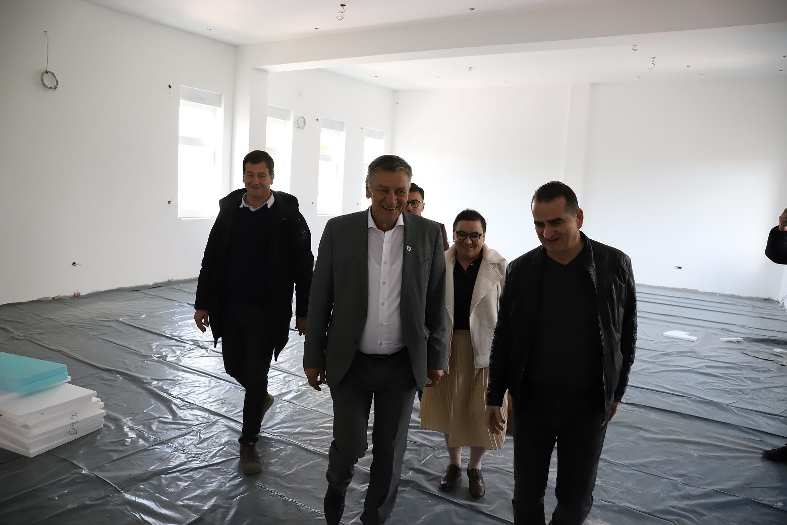Naslovna slika